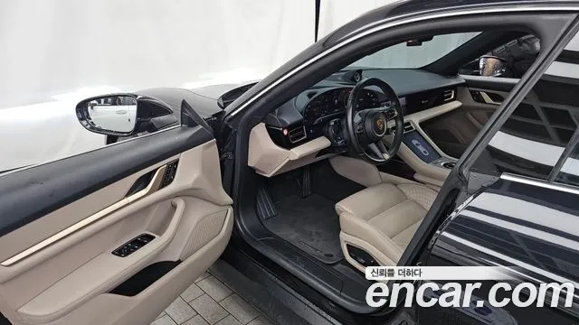 Porsche Taycan 2021 thumb 10
