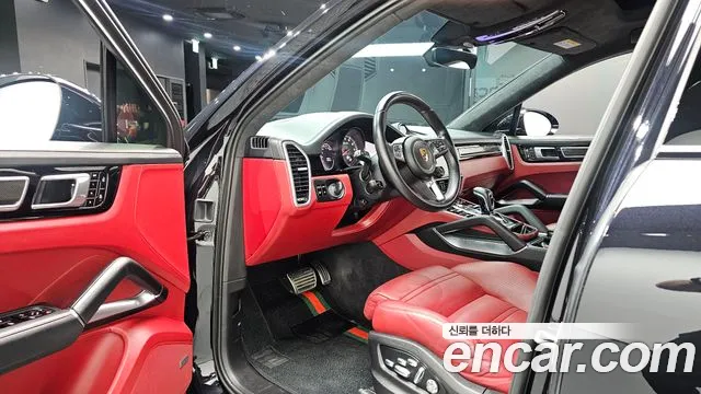 Porsche Cayenne 2020 thumb 9