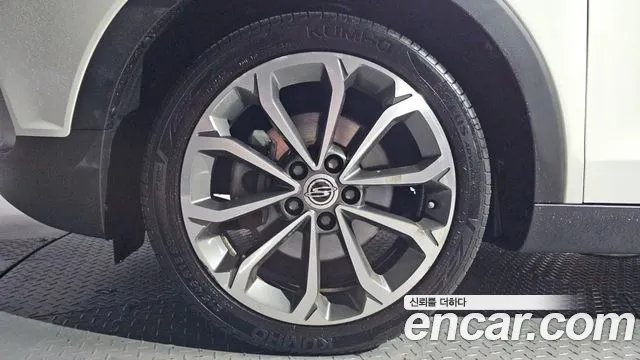 KG_Mobility_Ssangyong TIBOLI 2016 thumb 5