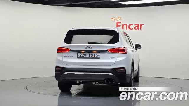 Hyundai Santa Fe 2018 thumb 4