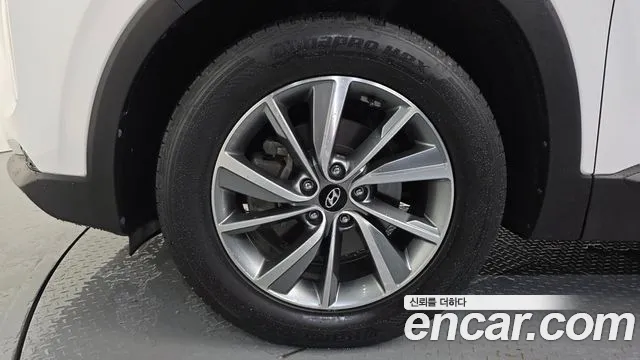 Hyundai Santa Fe 2018 thumb 5