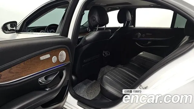 Mercedes-Benz E-Класс 2020 thumb 11
