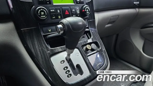 Kia Carnival 2012 thumb 9