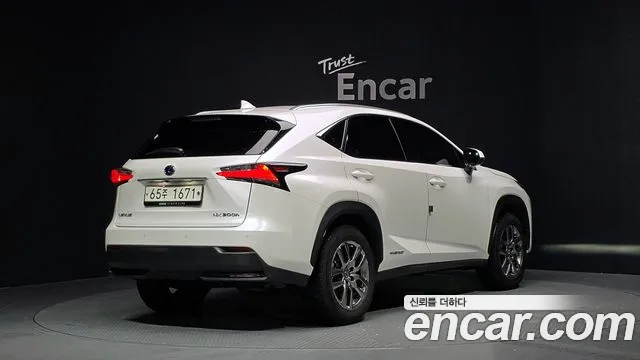 Lexus NX 2017 thumb 2