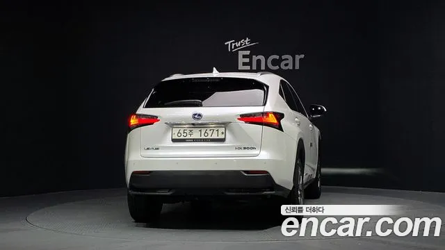 Lexus NX 2017 thumb 4