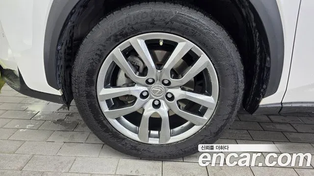 Lexus NX 2017 thumb 5