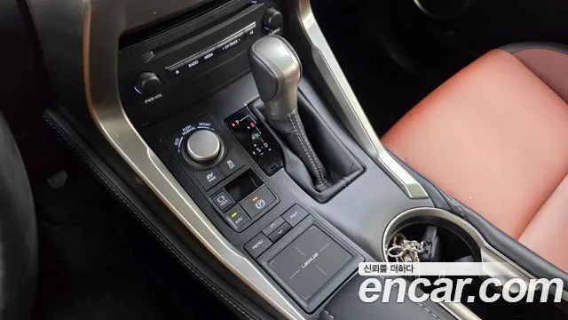 Lexus NX 2017 thumb 9