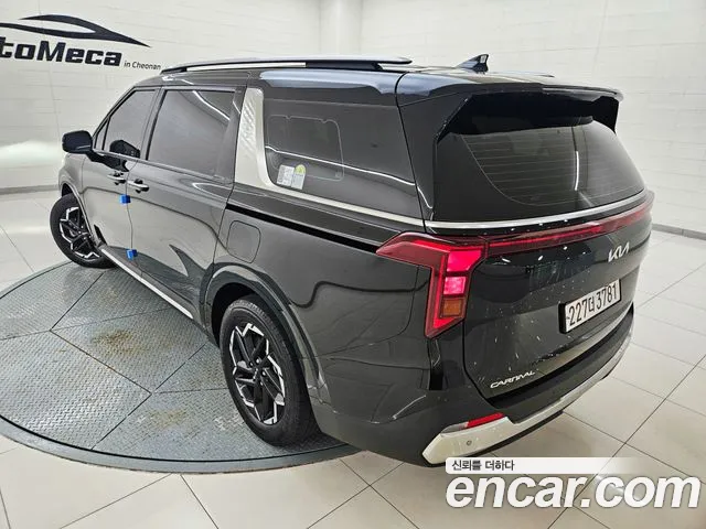 Kia Carnival 2024 thumb 5