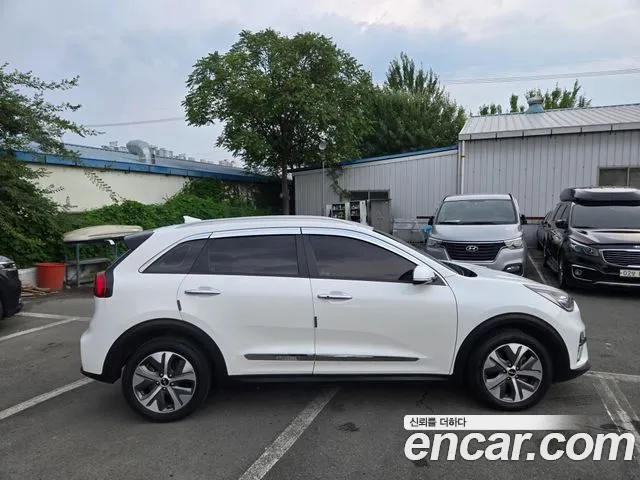 Kia Niro 2021 thumb 4