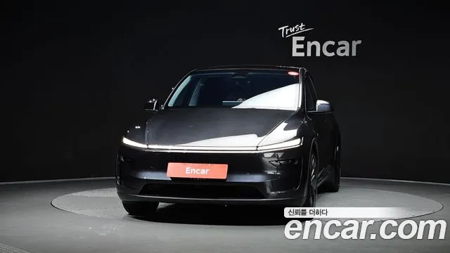 Tesla Model Y 2025 thumb 3