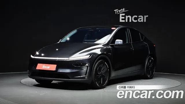 Tesla Model Y 2025 thumb 12