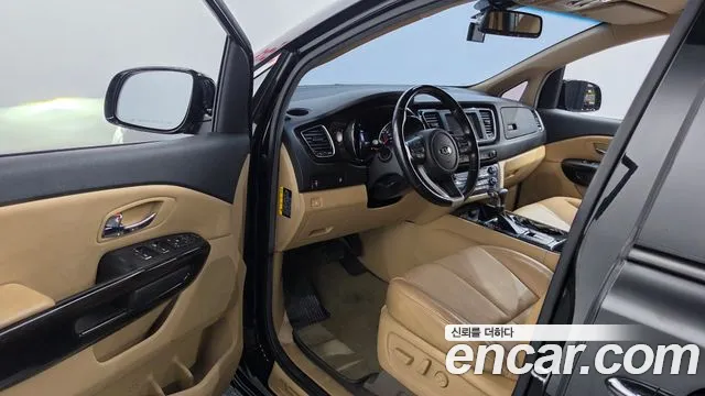 Kia Carnival 2018 thumb 10