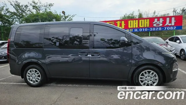 Hyundai Staria 2022 thumb 3
