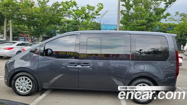 Hyundai Staria 2022 thumb 4