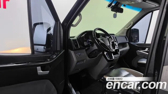 Hyundai Staria 2019 thumb 10