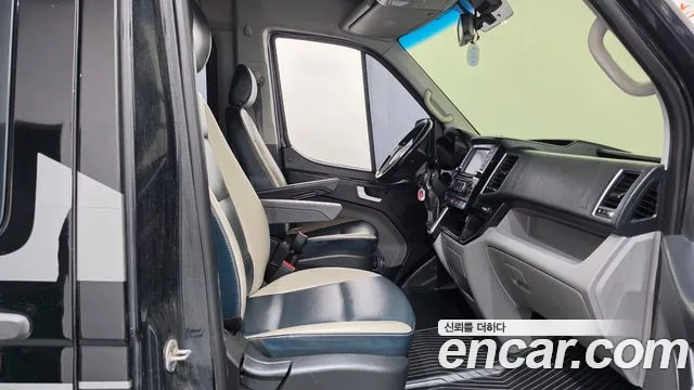 Hyundai Staria 2019 thumb 11