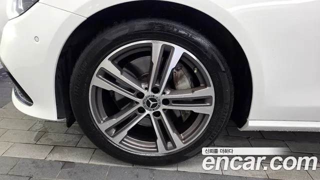 Mercedes-Benz E-Класс 2022 thumb 5