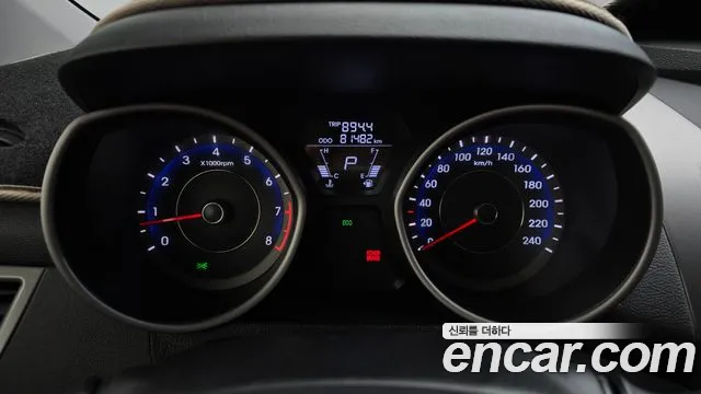 Hyundai Avante 2010 thumb 8