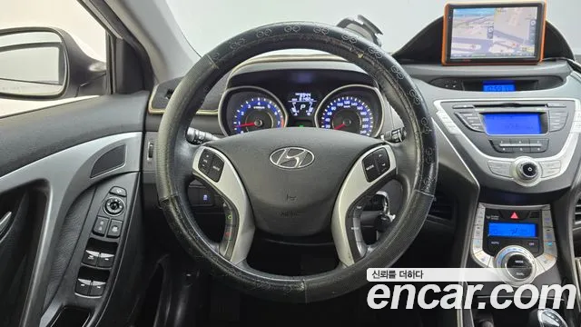 Hyundai Avante 2010 thumb 12
