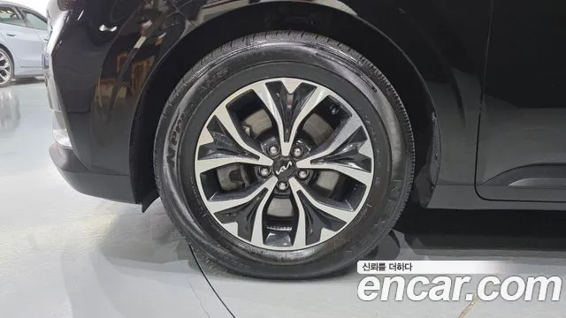 Kia Carnival 2023 thumb 5