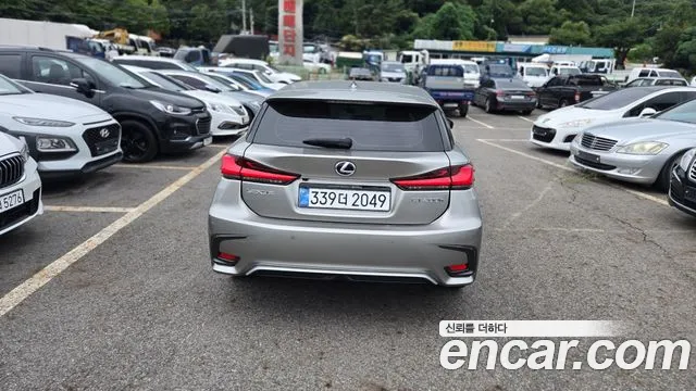 Lexus CT200h 2020 thumb 5