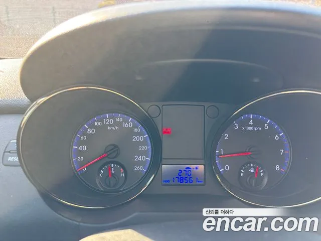 Hyundai Genesis 2011 thumb 8
