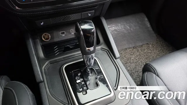 KG_Mobility_Ssangyong Rexton 2018 thumb 9