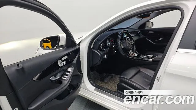 Mercedes-Benz C-Класс 2017 thumb 10