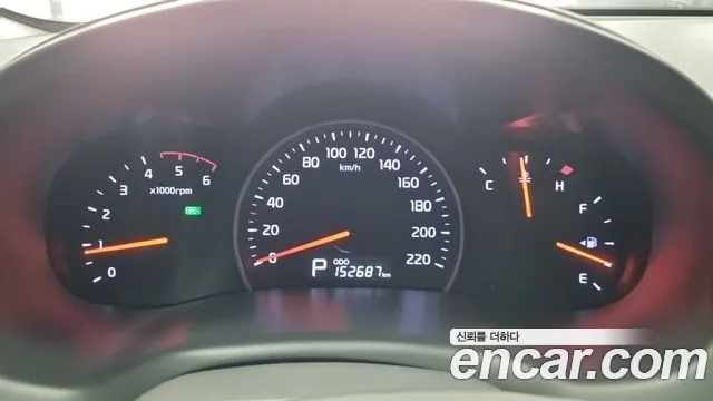 Kia Carnival 2013 thumb 8