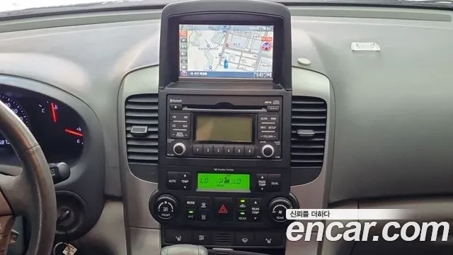 Kia Carnival 2013 thumb 12