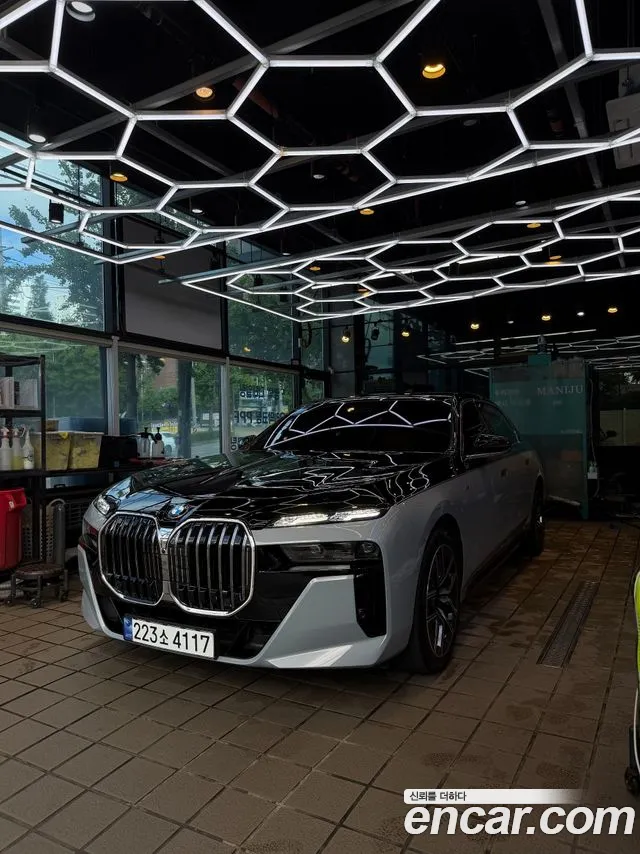 BMW 7 серии 2024 thumb 2