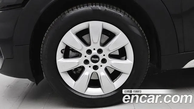 Mini Countryman 2021 thumb 5