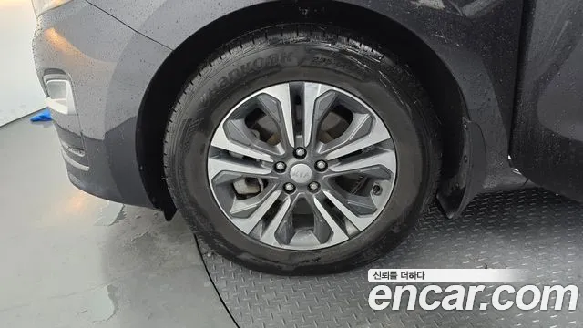 Kia Carnival 2019 thumb 4
