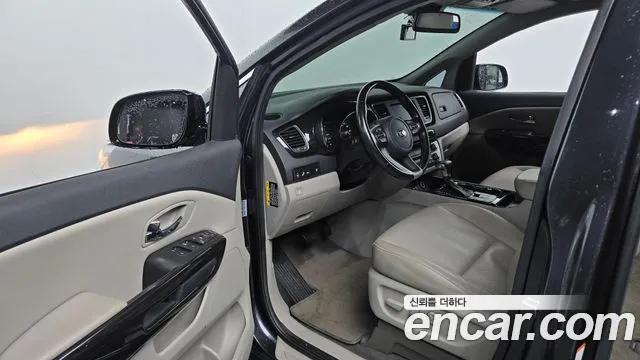 Kia Carnival 2019 thumb 9