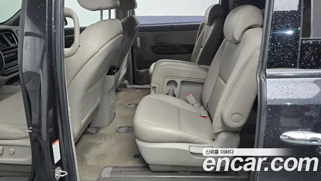 Kia Carnival 2019 thumb 11