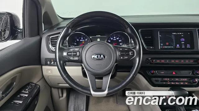 Kia Carnival 2019 thumb 12