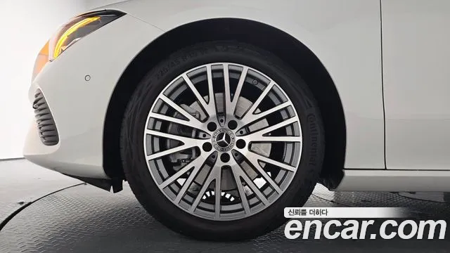 Mercedes-Benz CLA 2024 thumb 5