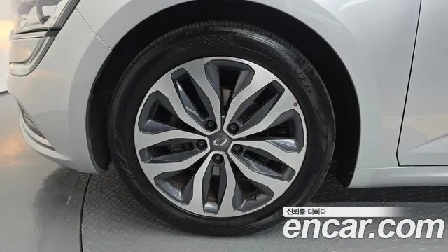 Renault-KoreaSamsung Megane 2016 thumb 5