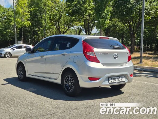 Hyundai Accent 2015 thumb 4