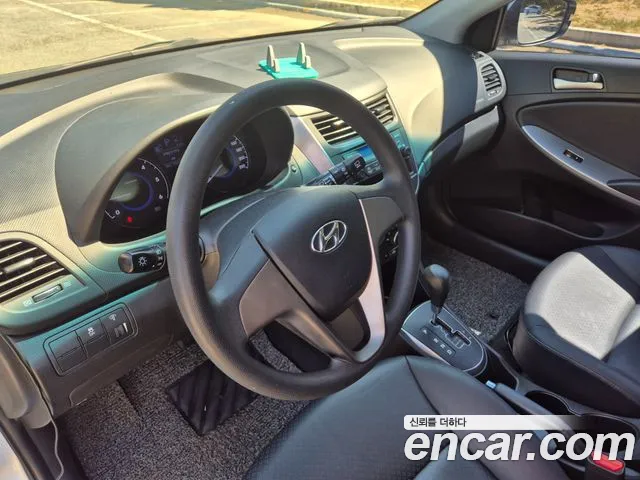Hyundai Accent 2015 thumb 9