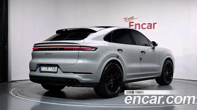 Porsche Cayenne 2024 thumb 2