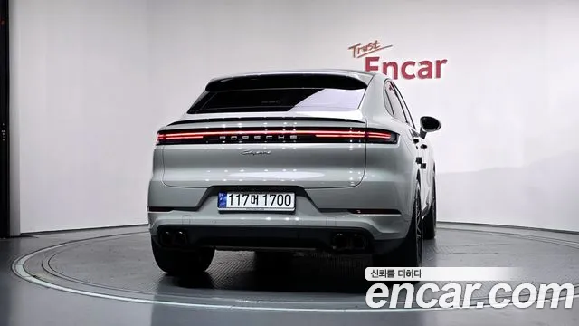 Porsche Cayenne 2024 thumb 4