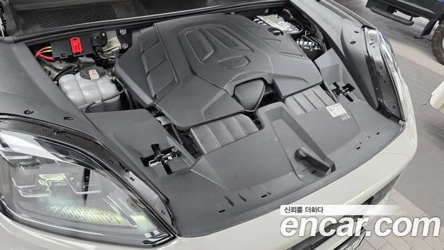 Porsche Cayenne 2024 thumb 6