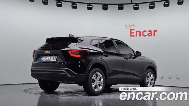 Chevrolet Tracker 2024 thumb 2