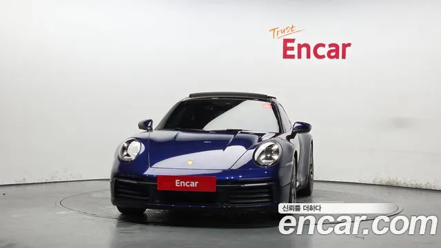 Porsche 911 2020 thumb 3