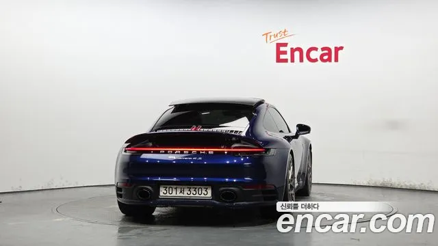 Porsche 911 2020 thumb 4
