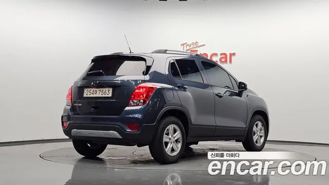 Chevrolet Tracker 2021 thumb 2