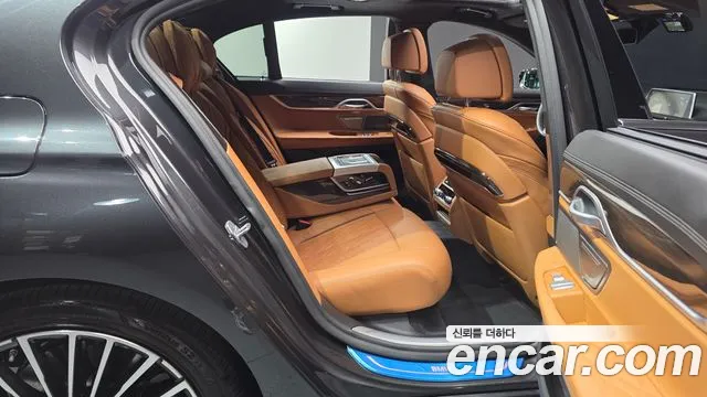 BMW 7 серии 2020 thumb 11