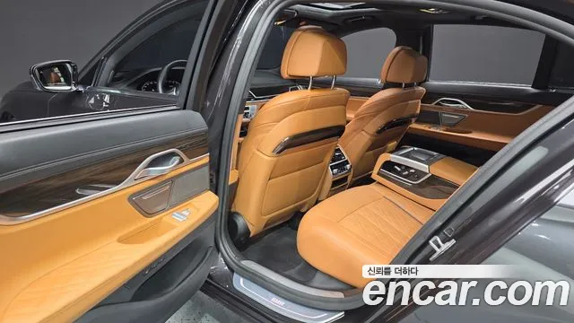 BMW 7 серии 2020 thumb 12