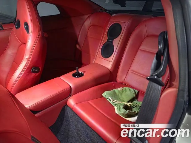 Nissan GT-R 2010 thumb 9
